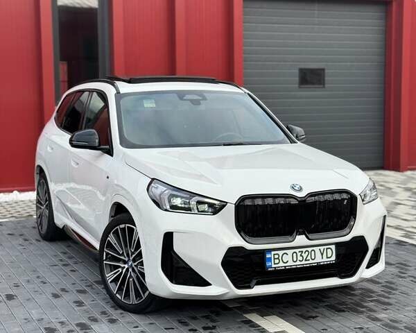 Белый БМВ iX1, объемом двигателя 0 л и пробегом 36 тыс. км за 37800 $, фото 4 на Automoto.ua