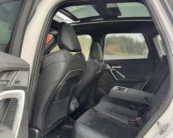 Белый БМВ iX1, объемом двигателя 0 л и пробегом 36 тыс. км за 37800 $, фото 15 на Automoto.ua