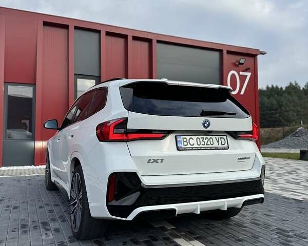 Белый БМВ iX1, объемом двигателя 0 л и пробегом 36 тыс. км за 37800 $, фото 9 на Automoto.ua