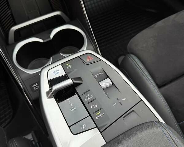 Белый БМВ iX1, объемом двигателя 0 л и пробегом 36 тыс. км за 37800 $, фото 20 на Automoto.ua