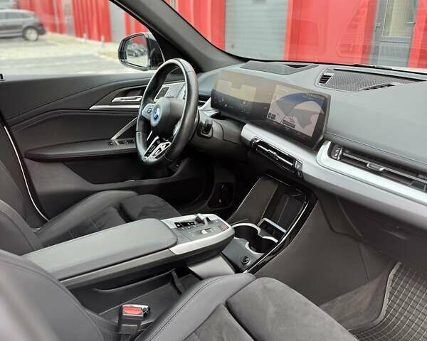Белый БМВ iX1, объемом двигателя 0 л и пробегом 36 тыс. км за 37800 $, фото 13 на Automoto.ua