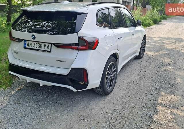 Белый БМВ iX1, объемом двигателя 0 л и пробегом 50 тыс. км за 35500 $, фото 20 на Automoto.ua