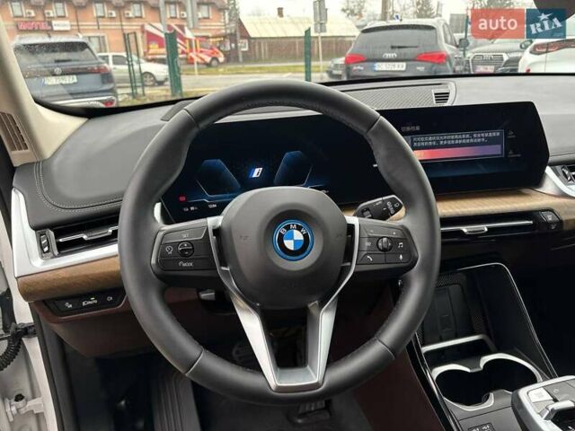 Белый БМВ iX1, объемом двигателя 0 л и пробегом 36 тыс. км за 28000 $, фото 25 на Automoto.ua