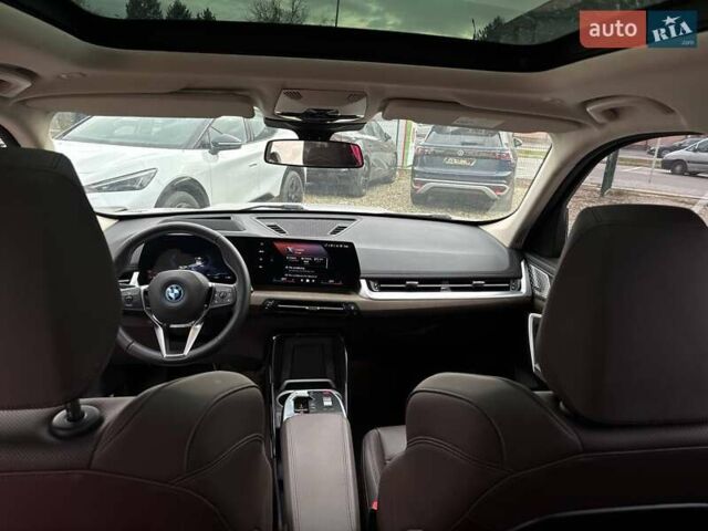 Белый БМВ iX1, объемом двигателя 0 л и пробегом 33 тыс. км за 28000 $, фото 53 на Automoto.ua