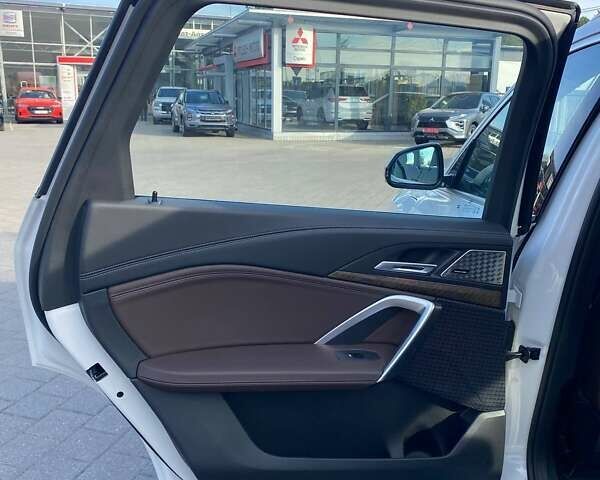 БМВ iX1 2023 у Мукачеве на Automoto.ua Білий БМВ iX1, об'ємом двигуна 0 л та пробігом 16 тис. км за 30900 $, фото 29 на Automoto.ua