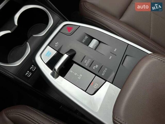 Белый БМВ iX1, объемом двигателя 0 л и пробегом 36 тыс. км за 28000 $, фото 38 на Automoto.ua