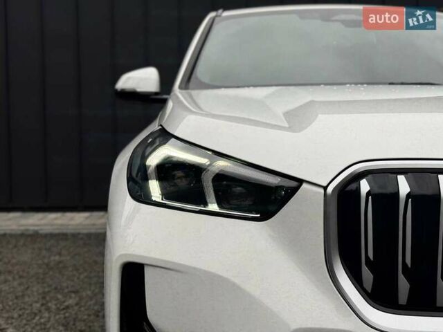 Белый БМВ iX1, объемом двигателя 0 л и пробегом 33 тыс. км за 42900 $, фото 2 на Automoto.ua
