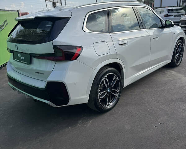 Белый БМВ iX1, объемом двигателя 0 л и пробегом 6 тыс. км за 31500 $, фото 12 на Automoto.ua