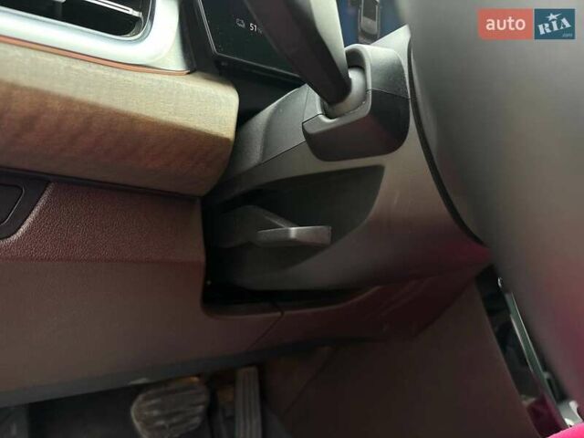 Белый БМВ iX1, объемом двигателя 0 л и пробегом 33 тыс. км за 28000 $, фото 39 на Automoto.ua