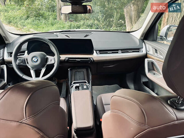 БМВ iX1 2023 в Киеве на Automoto.ua Белый БМВ iX1, объемом двигателя 0 л и пробегом 5 тыс. км за 31900 $, фото 12 на Automoto.ua