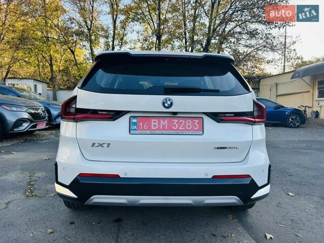Білий БМВ iX1, об'ємом двигуна 0 л та пробігом 4 тис. км за 33000 $, фото 3 на Automoto.ua