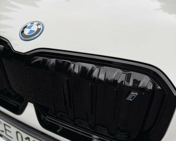 Белый БМВ iX1, объемом двигателя 0 л и пробегом 24 тыс. км за 42000 $, фото 8 на Automoto.ua