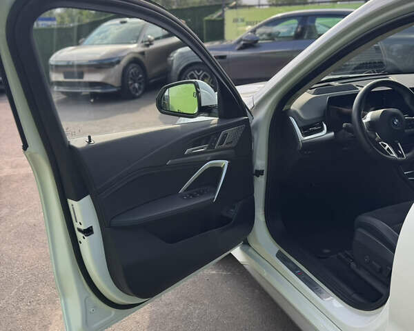 Белый БМВ iX1, объемом двигателя 0 л и пробегом 6 тыс. км за 31500 $, фото 18 на Automoto.ua