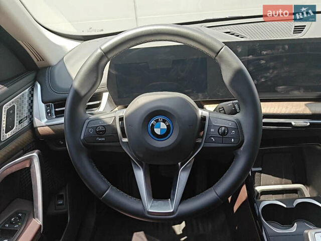 Белый БМВ iX1, объемом двигателя 0 л и пробегом 28 тыс. км за 25000 $, фото 42 на Automoto.ua