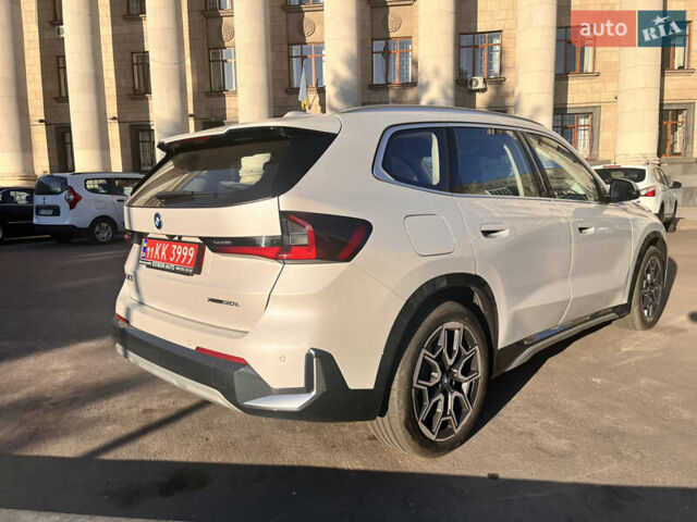 БМВ iX1 2023 в Киеве на Automoto.ua Белый БМВ iX1, объемом двигателя 0 л и пробегом 5 тыс. км за 31900 $, фото 2 на Automoto.ua
