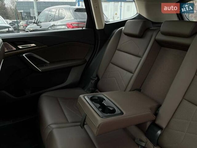 Белый БМВ iX1, объемом двигателя 0 л и пробегом 33 тыс. км за 28000 $, фото 58 на Automoto.ua