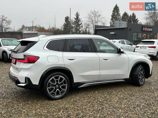 Белый БМВ iX1, объемом двигателя 0 л и пробегом 36 тыс. км за 28000 $, фото 6 на Automoto.ua