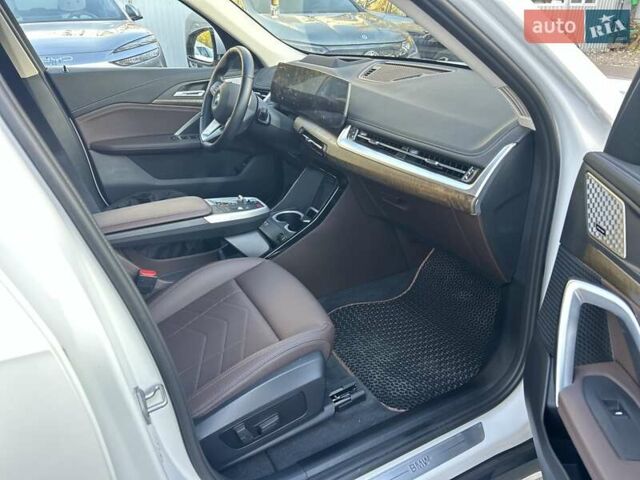 Білий БМВ iX1, об'ємом двигуна 0 л та пробігом 4 тис. км за 33000 $, фото 15 на Automoto.ua