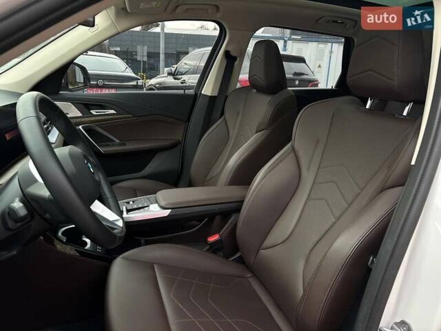 Белый БМВ iX1, объемом двигателя 0 л и пробегом 33 тыс. км за 28000 $, фото 31 на Automoto.ua