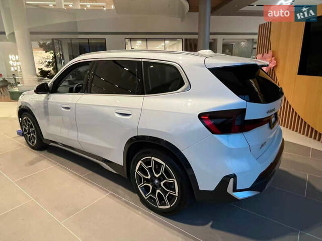 Белый БМВ iX1, объемом двигателя 0 л и пробегом 25 тыс. км за 25000 $, фото 2 на Automoto.ua
