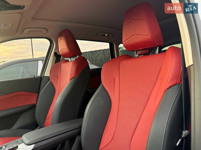 Білий БМВ iX1, об'ємом двигуна 0 л та пробігом 19 тис. км за 29000 $, фото 19 на Automoto.ua