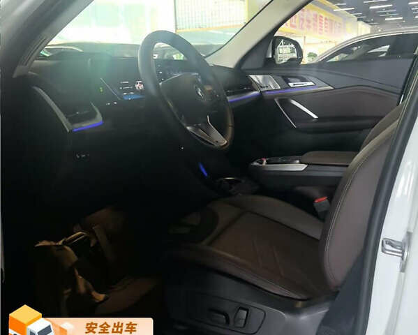 Белый БМВ iX1, объемом двигателя 0 л и пробегом 28 тыс. км за 25000 $, фото 43 на Automoto.ua