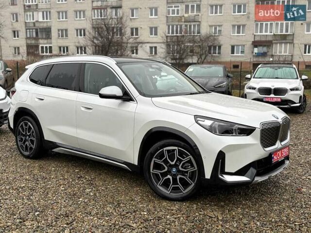 Белый БМВ iX1, объемом двигателя 0 л и пробегом 36 тыс. км за 28000 $, фото 7 на Automoto.ua