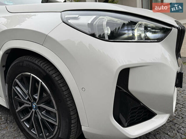 Белый БМВ iX1, объемом двигателя 0 л и пробегом 24 тыс. км за 40999 $, фото 22 на Automoto.ua