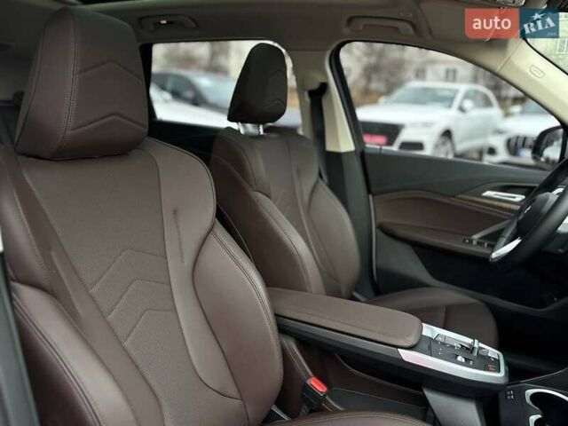 Белый БМВ iX1, объемом двигателя 0 л и пробегом 33 тыс. км за 28000 $, фото 25 на Automoto.ua