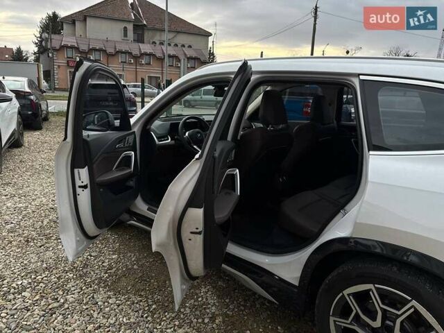 Белый БМВ iX1, объемом двигателя 0 л и пробегом 33 тыс. км за 28000 $, фото 61 на Automoto.ua