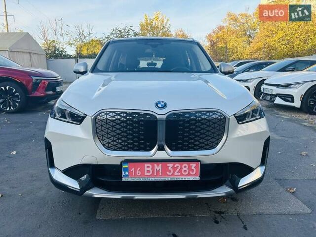 Білий БМВ iX1, об'ємом двигуна 0 л та пробігом 4 тис. км за 33000 $, фото 7 на Automoto.ua