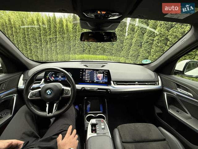 Белый БМВ iX1, объемом двигателя 0 л и пробегом 24 тыс. км за 40999 $, фото 43 на Automoto.ua