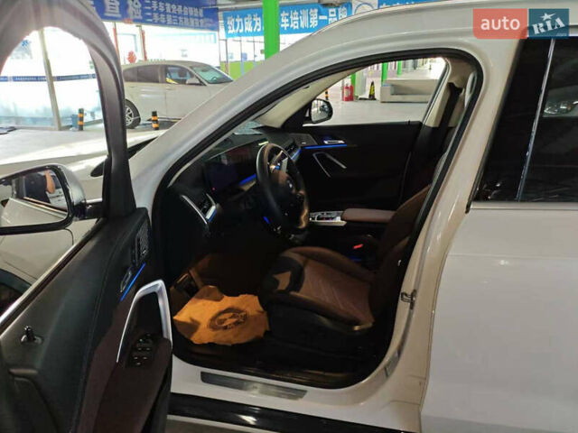 Белый БМВ iX1, объемом двигателя 0 л и пробегом 28 тыс. км за 25000 $, фото 48 на Automoto.ua