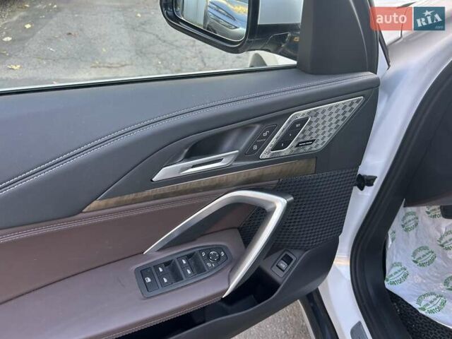 Білий БМВ iX1, об'ємом двигуна 0 л та пробігом 4 тис. км за 33000 $, фото 12 на Automoto.ua