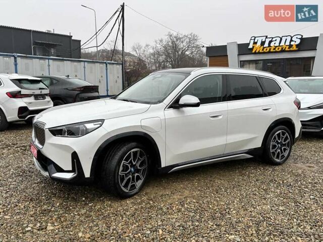 Белый БМВ iX1, объемом двигателя 0 л и пробегом 36 тыс. км за 28000 $, фото 2 на Automoto.ua