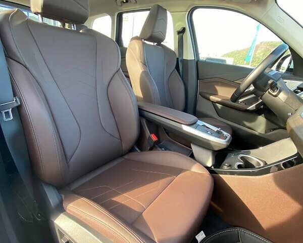 БМВ iX1 2023 у Мукачеве на Automoto.ua Білий БМВ iX1, об'ємом двигуна 0 л та пробігом 16 тис. км за 30900 $, фото 23 на Automoto.ua