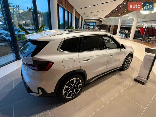 Белый БМВ iX1, объемом двигателя 0 л и пробегом 25 тыс. км за 25000 $, фото 1 на Automoto.ua