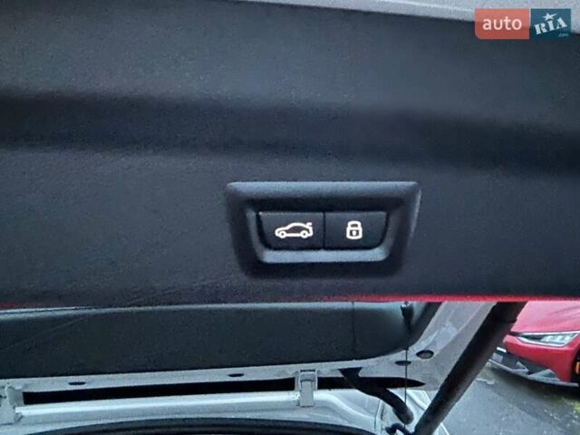 Білий БМВ iX1, об'ємом двигуна 0 л та пробігом 4 тис. км за 33000 $, фото 25 на Automoto.ua