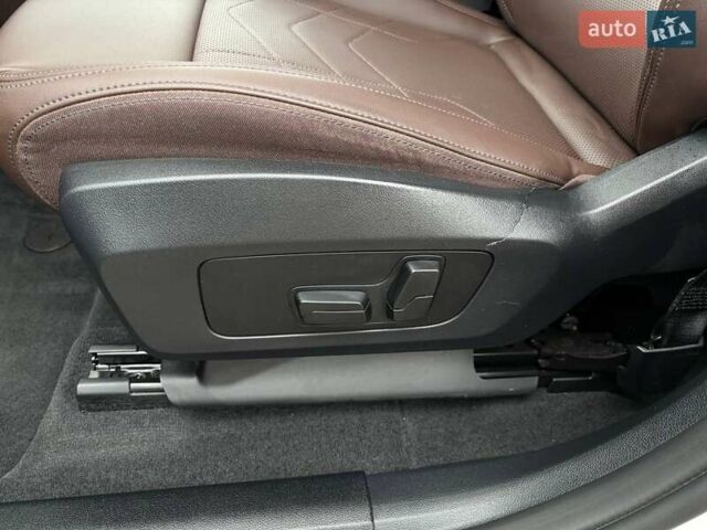 Белый БМВ iX1, объемом двигателя 0 л и пробегом 36 тыс. км за 28000 $, фото 24 на Automoto.ua