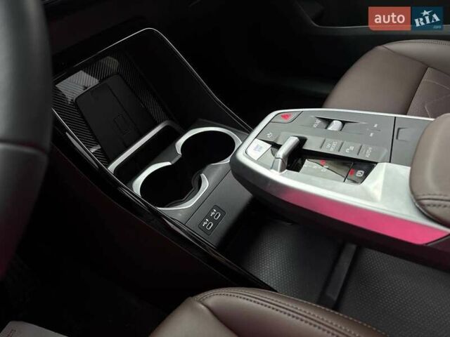 Белый БМВ iX1, объемом двигателя 0 л и пробегом 33 тыс. км за 28000 $, фото 46 на Automoto.ua