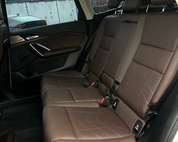 Белый БМВ iX1, объемом двигателя 0 л и пробегом 36 тыс. км за 28000 $, фото 53 на Automoto.ua