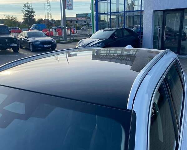 БМВ iX1 2023 у Мукачеве на Automoto.ua Білий БМВ iX1, об'ємом двигуна 0 л та пробігом 16 тис. км за 30900 $, фото 11 на Automoto.ua