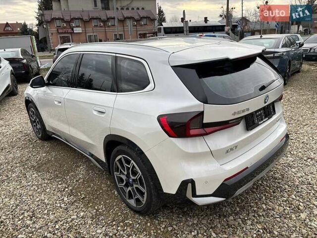 Белый БМВ iX1, объемом двигателя 0 л и пробегом 33 тыс. км за 28000 $, фото 12 на Automoto.ua