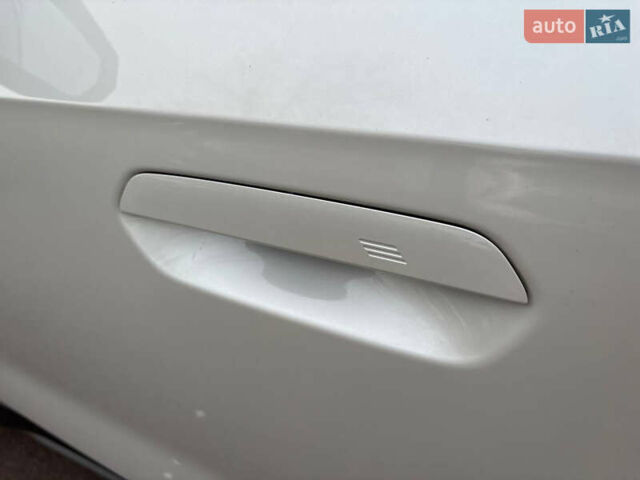 Білий БМВ iX1, об'ємом двигуна 0 л та пробігом 19 тис. км за 29000 $, фото 13 на Automoto.ua