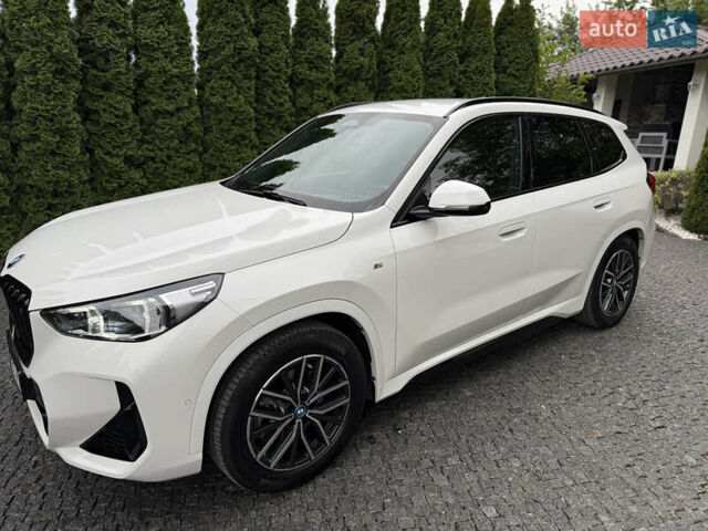 Белый БМВ iX1, объемом двигателя 0 л и пробегом 24 тыс. км за 40999 $, фото 39 на Automoto.ua