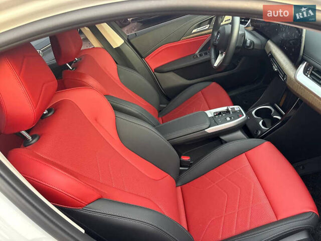 Білий БМВ iX1, об'ємом двигуна 0 л та пробігом 19 тис. км за 29000 $, фото 30 на Automoto.ua