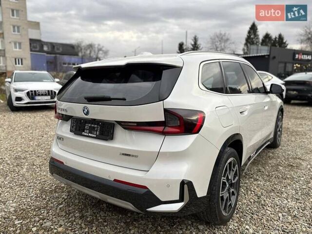 Белый БМВ iX1, объемом двигателя 0 л и пробегом 33 тыс. км за 28000 $, фото 13 на Automoto.ua