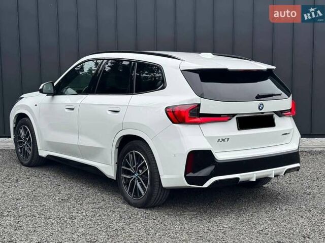 Белый БМВ iX1, объемом двигателя 0 л и пробегом 33 тыс. км за 42900 $, фото 6 на Automoto.ua