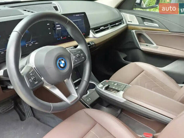 БМВ iX1 2023 в Львове на Automoto.ua Белый БМВ iX1, объемом двигателя 0 л и пробегом 27 тыс. км за 26000 $, фото 3 на Automoto.ua