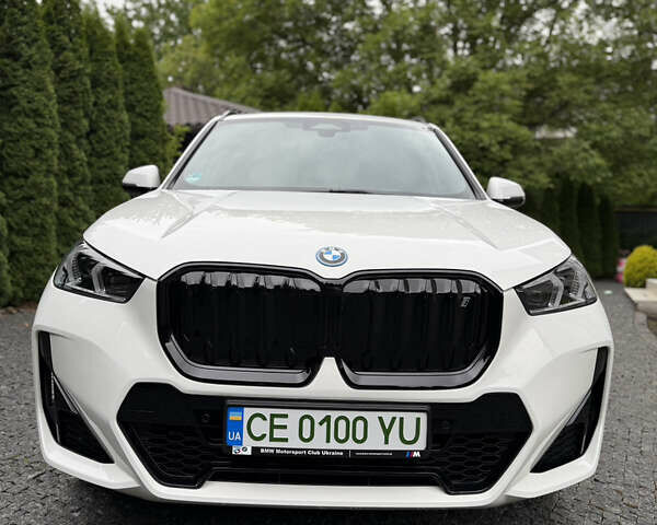 Белый БМВ iX1, объемом двигателя 0 л и пробегом 24 тыс. км за 42000 $, фото 6 на Automoto.ua